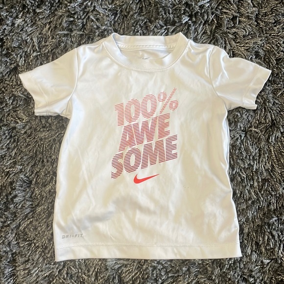 Kids white Nike dry fit - Picture 1 of 2